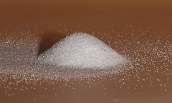 如何進(jìn)行白剛玉噴砂的現(xiàn)場管理與控制？