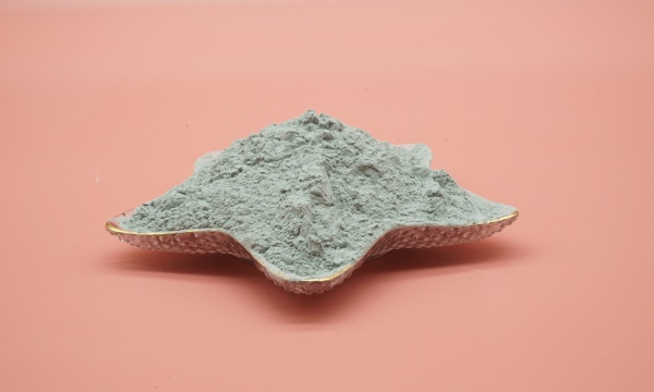 牙科陶瓷廠：綠碳化硅微粉啃動(dòng)氧化鋯硬骨頭