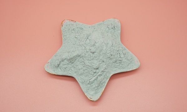 綠碳化硅微粉在高溫環(huán)境下的性能表現(xiàn)